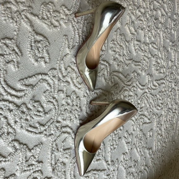 Ivanka Trump 6M leather sole gold heel - Picture 5 of 8